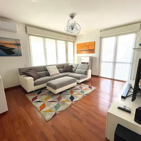 Elegant In With Panoramic Terrace Μιλάνο