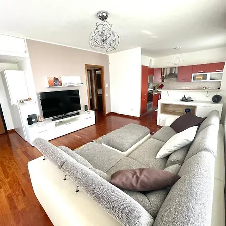 דירה Elegant In With Panoramic Terrace מילאנו